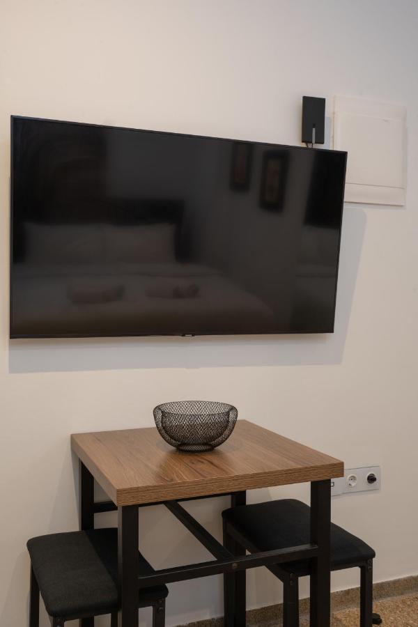 Dema Luxury Suites - Lekka E3 Atene Esterno foto