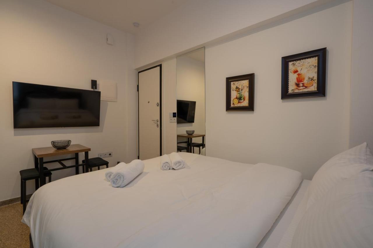 Dema Luxury Suites - Lekka E3 Atene Esterno foto