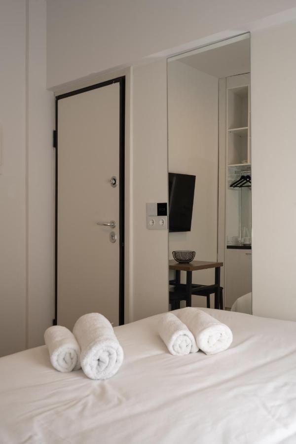 Dema Luxury Suites - Lekka E3 Atene Esterno foto