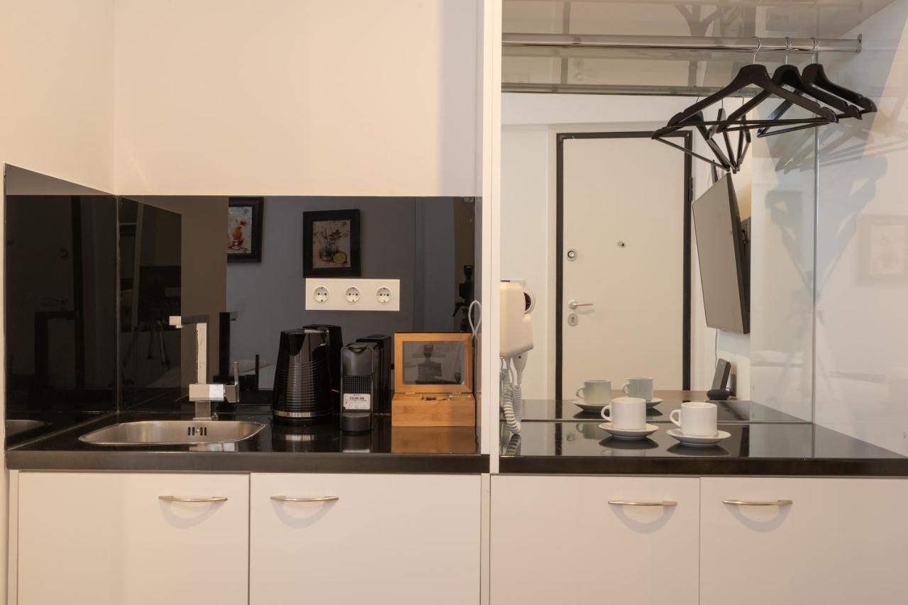 Dema Luxury Suites - Lekka E3 Atene Esterno foto